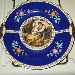 A beautiful vintage Victoria Czechoslovakia plate 10"